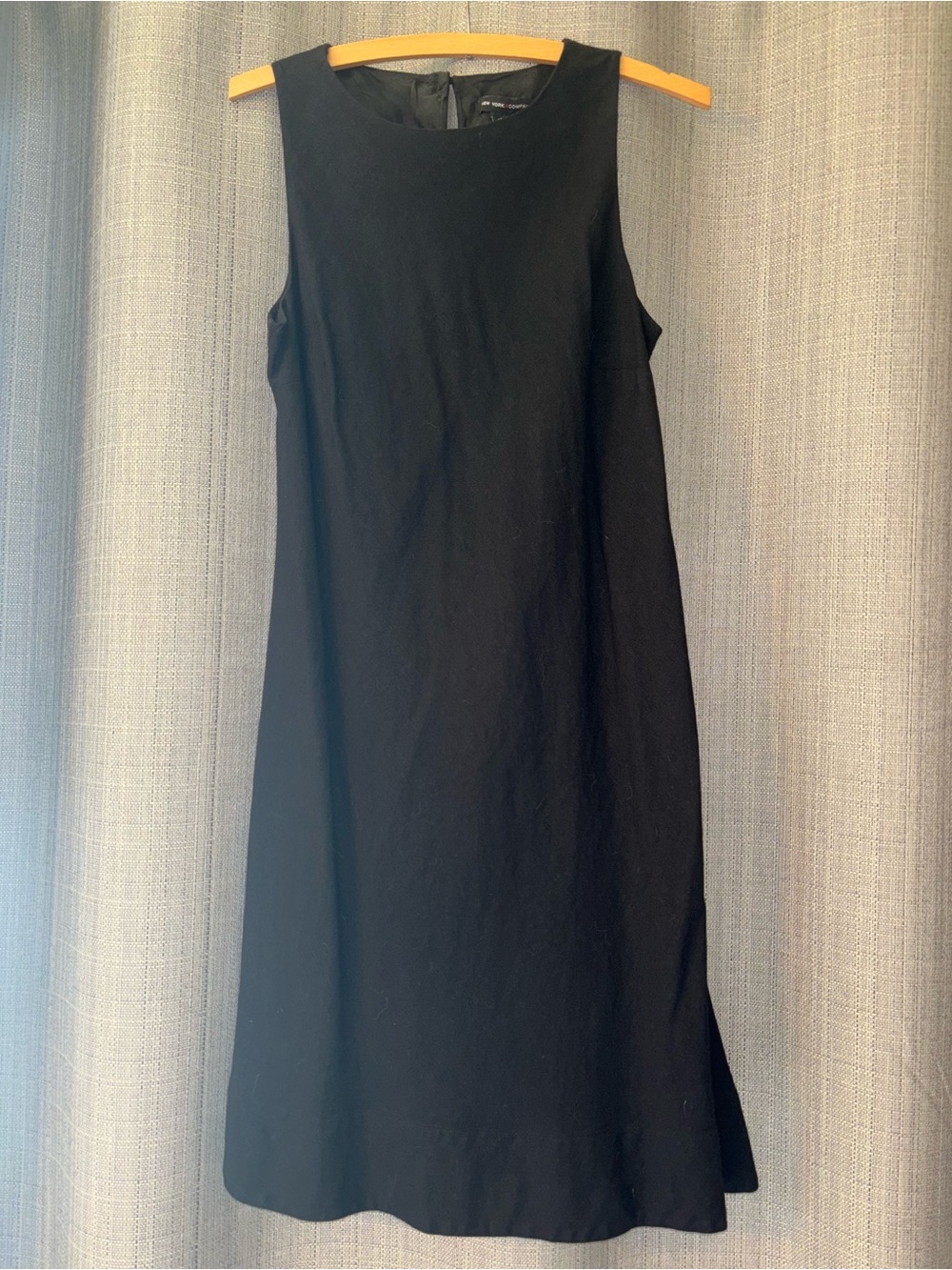 New York & Company Black Sleeveless Midi Shift Dress